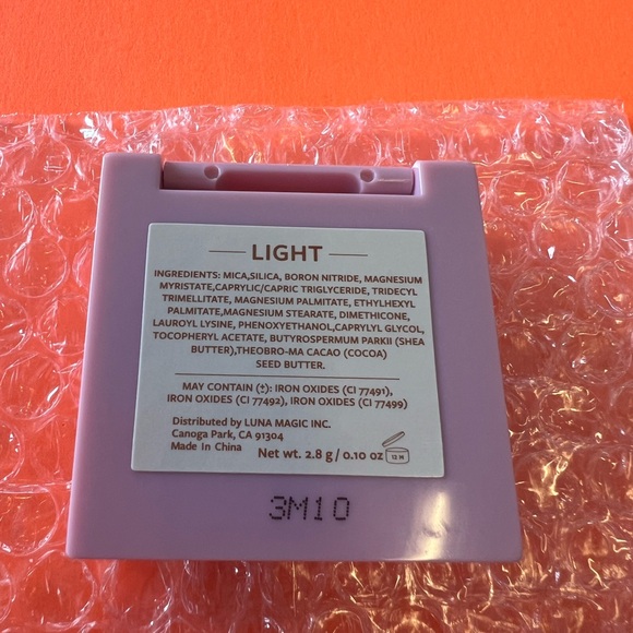 Luna Magic Soft Perfection Foundation Powder | LIGHT ~ 2.8g NEW Travel Size - Picture 2 of 3